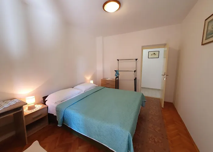 Riky Ap4 - Few Steps From The *