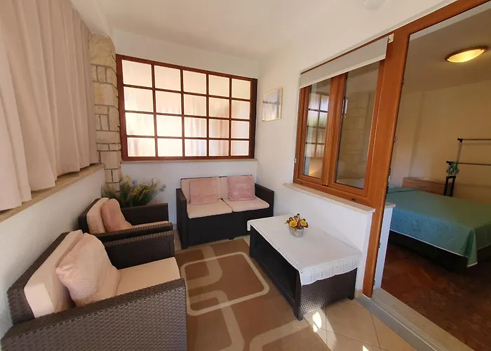 Riky Ap4 - Few Steps From The *